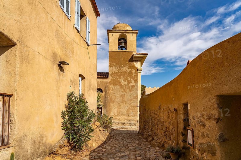 Narrow alleys in the artists' village Pigna, Balagne, Corsica, France