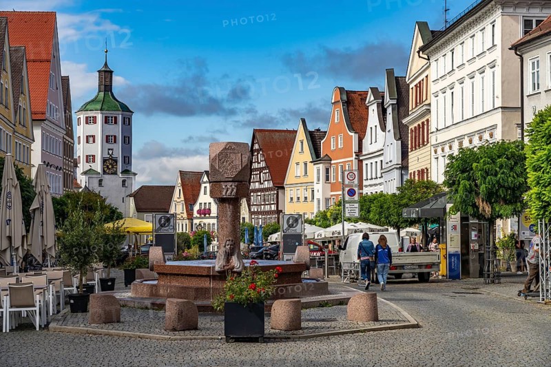 The market square, market fountain and lower Tor tor in the old town centre of Günzburg, Bavaria, Germany