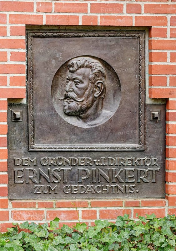 Memorial plaque to the founder of the Leipzig Zoological Garden Ernst Pinkert, Leipzig Zoo, Tiergarten, innkeeper, exotic animals, animal show, zoo animal, zoo director, science, research, Leipzig, Saxony, Germany