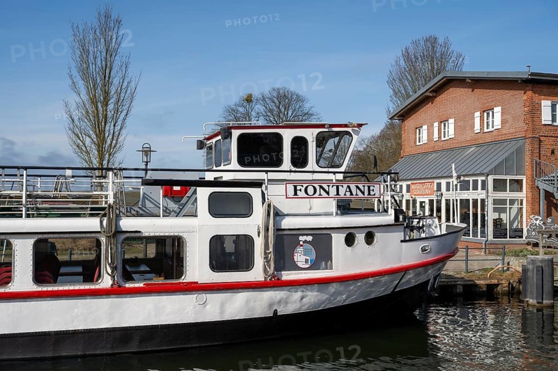 Excursion boat at the harbour, Waren, Müritz, Mecklenburg Lake District, Mecklenburg, Mecklenburg-Vorpommern, Germany