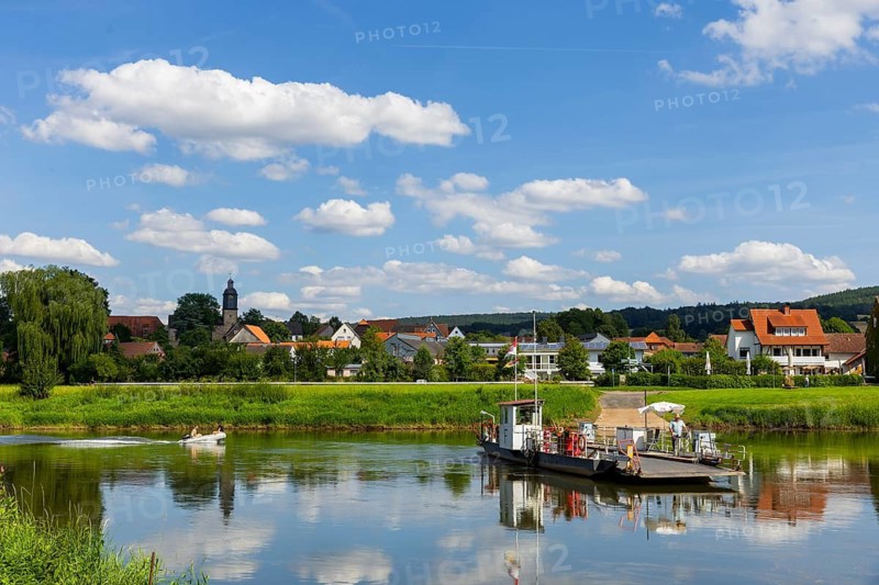 The Weser ferry connects Lippoldsberg with the Vorwerk. Built in 1981, the ferry carries people and up to 3 cars across the Weser using the power of the current, Märchenfähre Lippoldsberg, Wesertal, Lower Saxony, Germany