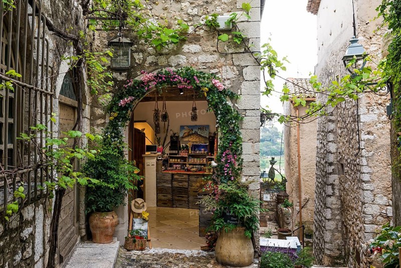 Picturesque mountain village, St. Paul de Vence, Provence Alpes Côte d'Azur, South of France, France