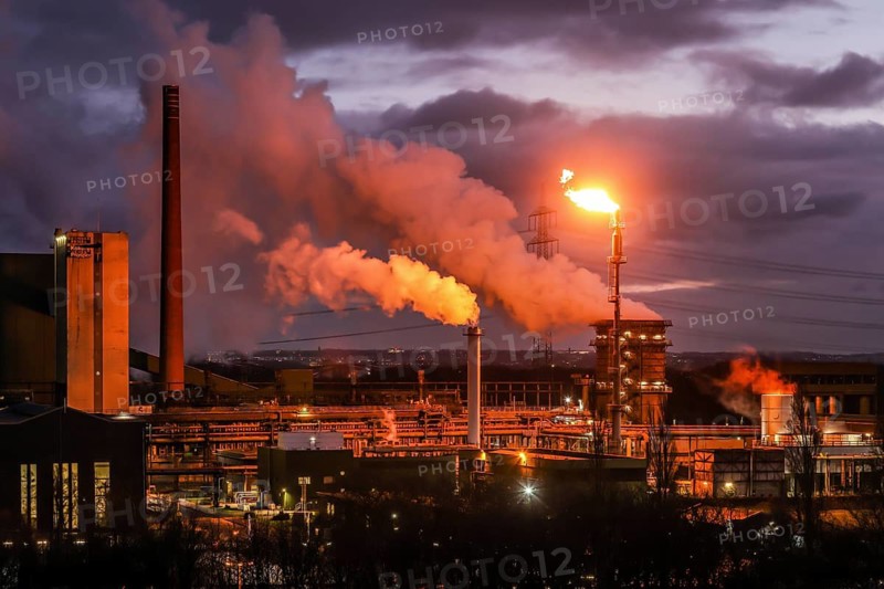 Bottrop, North Rhine-Westphalia, Germany, The Prosper coking plant is one of three operating coking plants in the Ruhr area. The Prosper coking plant is the last coking plant to be operated by the successor company to Ruhrkohle AG, RAG Deutsche Steinkohle AG. It was taken over by the steel group ArcelorMittal in 2011. The coking plant is designed for an annual production of almost two million tonnes of coke. Due to an inspection of the gas pipeline, the coke oven gas cannot be transported away and is therefore flared off