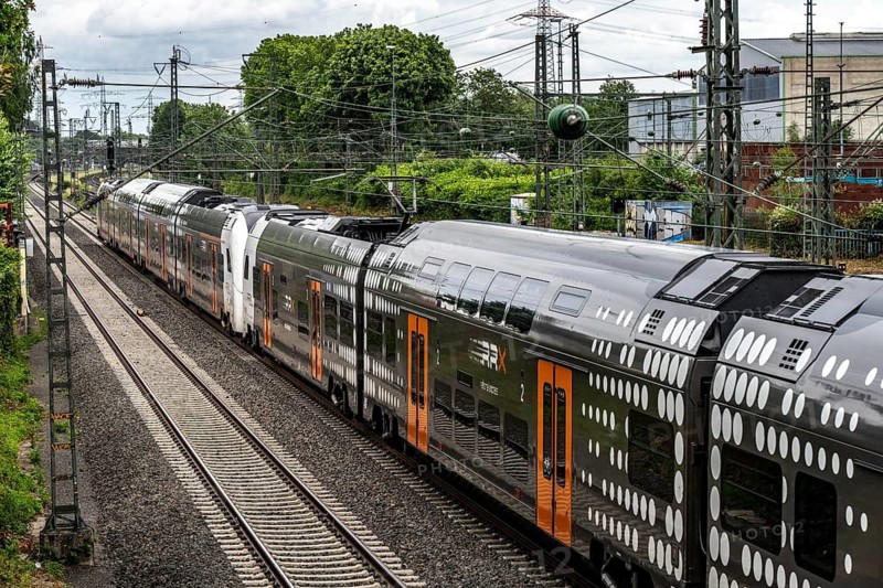 RE1, RRX, Rhein-Ruhr-Express, Regional Express, by National Express, train on the line between Bochum and Dortmund, at Dortmund-Marten, multi-track line for local and long-distance transport, Dortmund, North Rhine-Westphalia, Germany