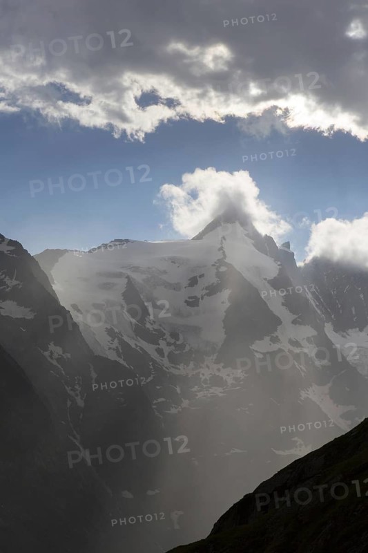 Grossglockner, Großglockner (3798 m), highest mountain in Austria in the Hohe Tauern National Park, Carinthia, Kärnten