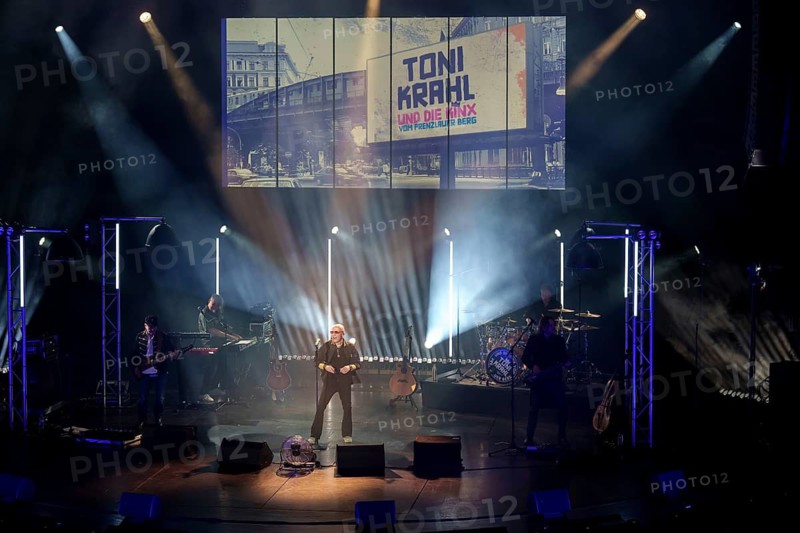 Toni Krahl and the Kinx from Prenzlauer Berg live on The same was the tour in Berlin's Friedrichstadtpalast on 12.01.2026