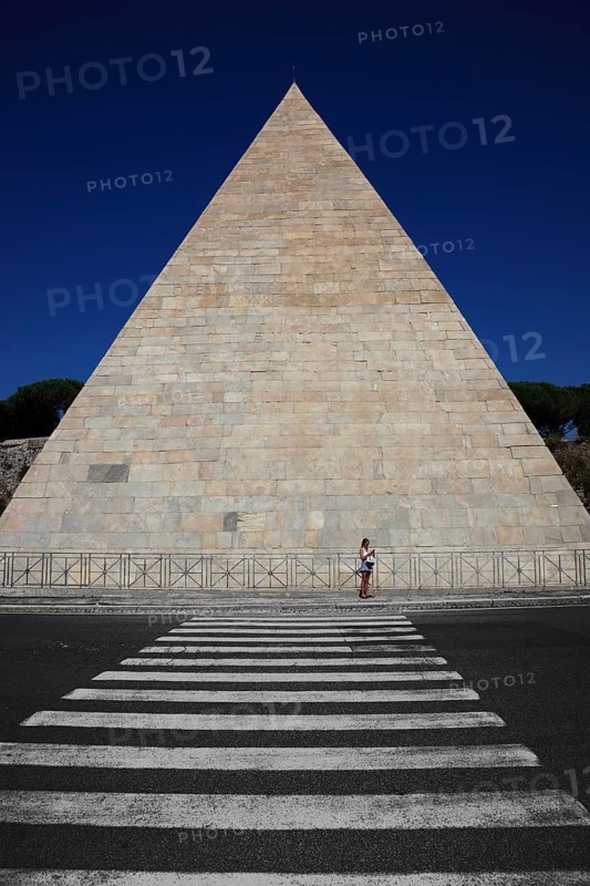 Cestius Pyramid, Pyramid of Caius Cestius, Piramide Cestia, Piramide di Caio Cestio, Tomb of the Roman praetor and tribune Gaius Cestius Epulo, Rome, Italy