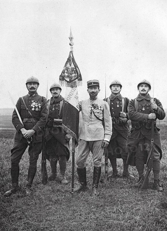 French Foreign Legion flag hold by lieutenant colonel Rollet, 1917, France