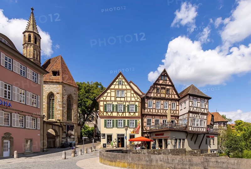 Town view with half-timbered houses worth seeing in the historic old town of Schwäbisch Hall, Baden-Württemberg, Germany