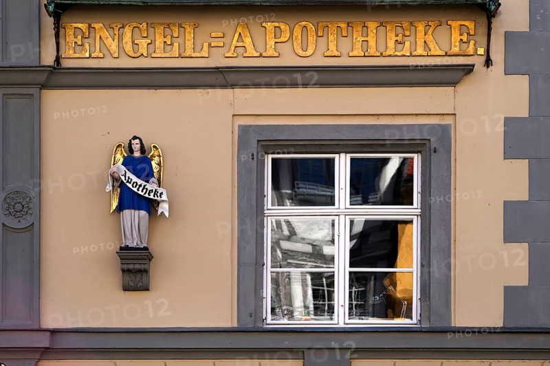 Wall figure, angel, Engel-Apotheke, Altstadt, Lindau, Bavaria, Lake Constance, Germany