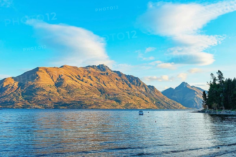 View across Lake Wakatipu and the Remarkables Mountain Range, Queenstown, South Island, New Zealand