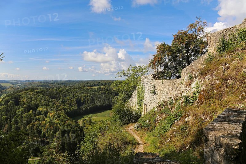 Castle ruins of Hohengundelfingen, ruins of a medieval hilltop castle, former headquarters of the Gundelfingen free noble family, Gundelfingen-Münsingen, Lautertal, Swabian Jura, Reutlingen district, Baden-Württemberg, Germany