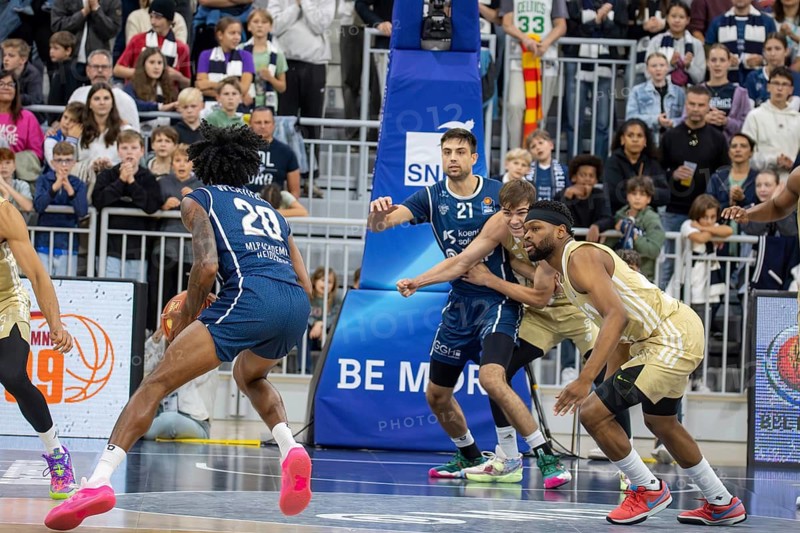Easy Credit BBL, Basketball Bundesliga, 2024/25 season, Matchday 2: MLP Academics Heidelberg vs RASTA Vechta. On the ball: Michael Weathers (20, Heidelberg)
