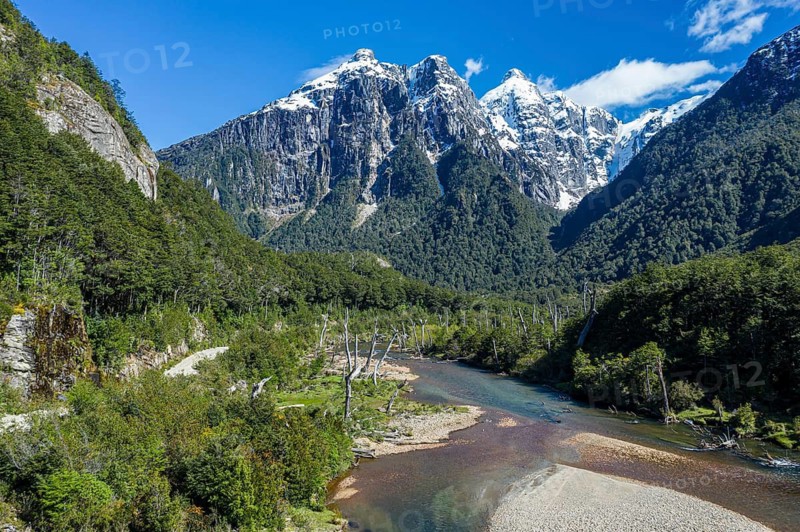 River Rio Norte in the valley Valle Exploradores, road from Puerto Rio Tranquilo to Bahia Exploradores, snowcapped mountains, Patagonia, Chile