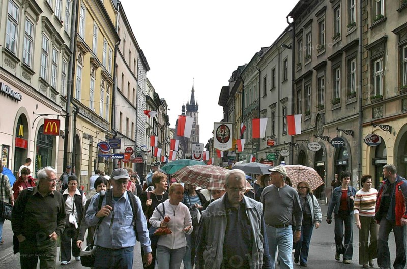 Krakow, POL, 01.05.2004 - Tourists in the old town of Krakow, Poland