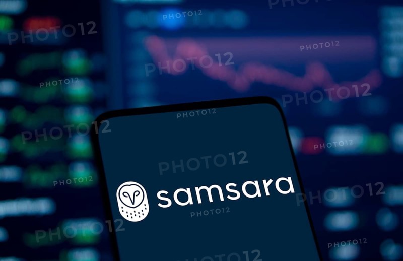 samsara logo is displayed on smartphone. Samsara Inc. is an American IoT company
