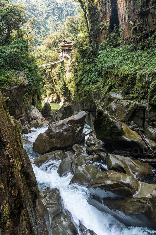 Cascada el Pailon del Diablo, Rio Verde, Ecuador