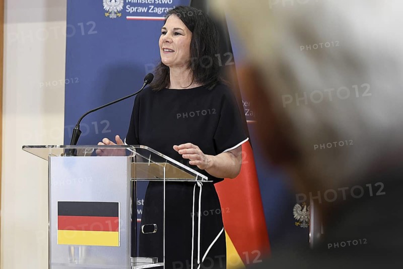 Foreign Minister Annalena Bärbock at a joint press conference with her Polish counterpart, Foreign Minister Radoslaw Sikorski, at the Collegium Polonicum in Slubice. The two met for talks in the border region of the twin cities of Frankfurt/Oder and Slubice, first on the Polish side and then on foot across the Oder Bridge, before answering questions from students at Viadrina University