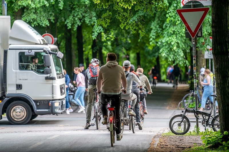 One of 4 road crossings of the Promenade cycle path, a tree-lined, car-free, approximately 4.5 km long ring road around the city centre of Münster, North Rhine-Westphalia, Germany