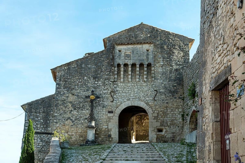 Banon. 15th century gate of the fortified enclosure listed as a historic monument. Alpes-de-Haute-Provence. Provence-Alpes-Côte d'Azur. France