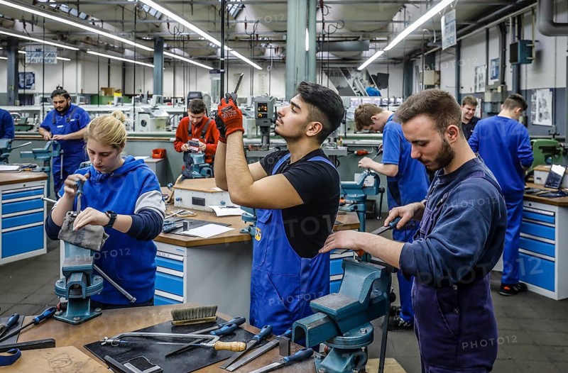 Remscheid, North Rhine-Westphalia, Germany - Trainees in the metalworking trades here during basic training, Remscheid Vocational Training Centre for the Metal and Electrical Industry. - FOR EDITORIAL USE ONLY!