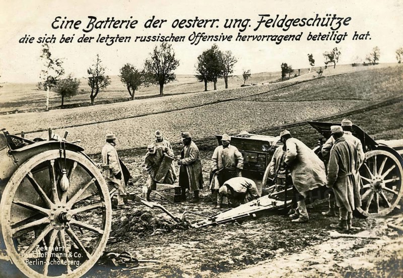 A battery of the Austro-Hungarian field guns which played an outstanding part in the last Russian offensive, 1914 - 1918, 1st World War, reproduction of a war postcard
