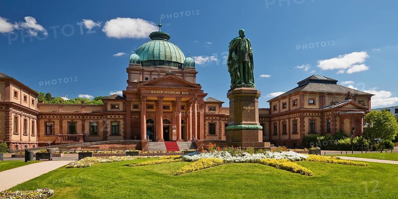 Kaiser-Wilhelms-Bad with monument to Kaiser Wilhelm I in the spa gardens of Bad Homburg vor der Höhe, Hesse, Germany