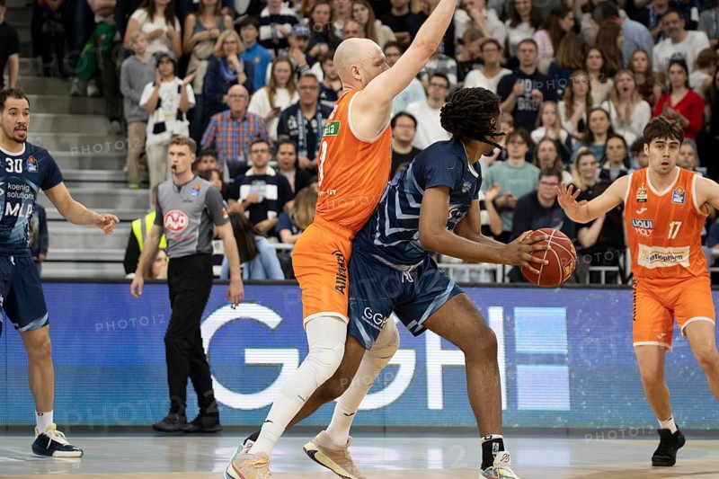 04.05.2024, easy Credit BBL, German Basketball League, Matchday 32: MLP Academics Heidelberg against Ratiopharm Ulm (final score 57:73) . On the ball: Isaiah Whaley (1, Academics Heidelberg)