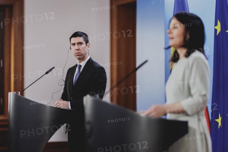 (R-L) Annalena Bärbock (Alliance 90/The Greens), Federal Foreign Minister, and Mihai Popsoi, Foreign Minister of Moldova, at a press conference after a meeting in Berlin, 9 April 2024 / Photographed on behalf of the Federal Foreign Office