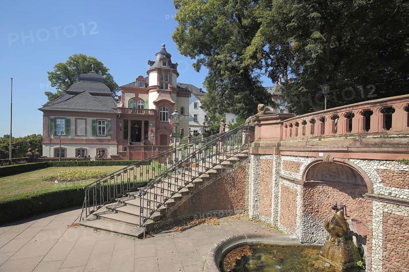 Baroque Bolongaro Palace, Bolongaro Garden with staircase and fountain, Höchst, Frankfurt am Main, Hesse, Germany