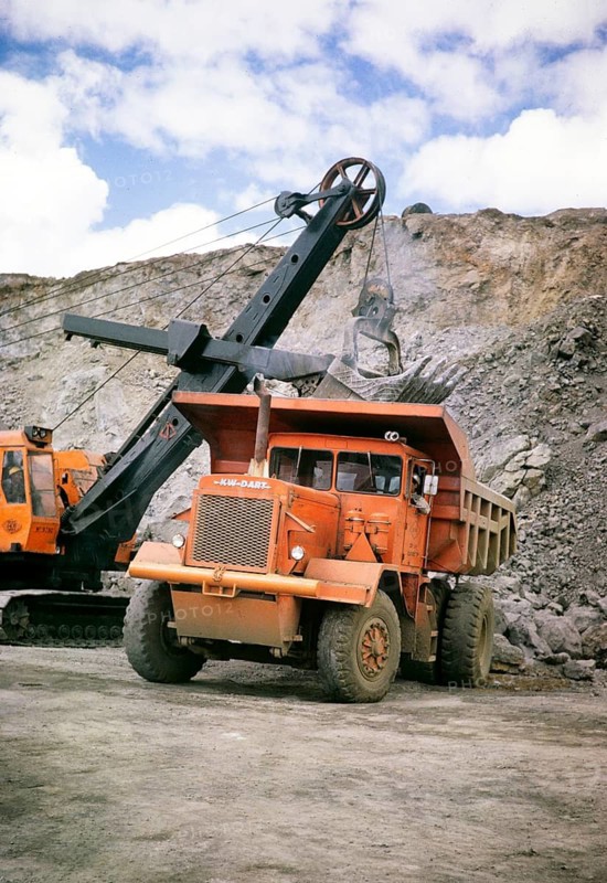 Mining in Cerro de Pasco, Peru, South America, around 1962 KW DART lorry dumper loading in the Mc Cune opencast mine