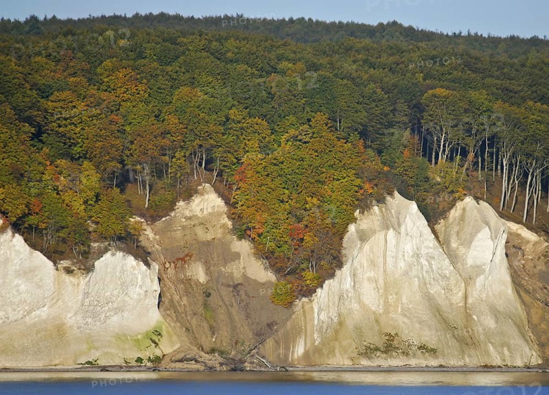 Felsabbruch an Kreidefelsen im Nationalpark Jasmund, Rügen, Ostsee, Mecklenburg-Vorpommern, Deutschland