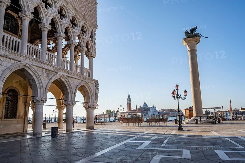 Doge's Palace at the Piazetta San Marco and Colonna di San Marco, in the morning light, Church of San Giorgio Maggiore in the background, St Mark's Square, Venice, Veneto, Italy