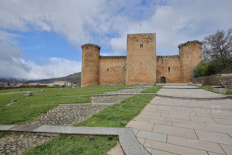 Castillo, historic castle and city fortification, El Barco de Ávila, Sierra de Gredos, Spain