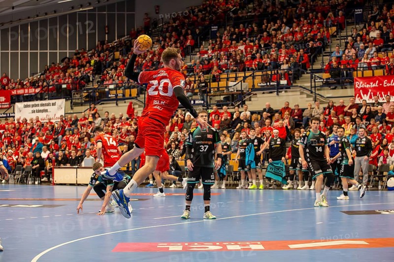 26.04.2024, 2. HBL (German Handball League), Matchday 30: Owl Ludwigshafen vs TuSEM Essen (Final score 32:37) . Alexander Falcon (20, Owls Ludwigshafen) pulls away