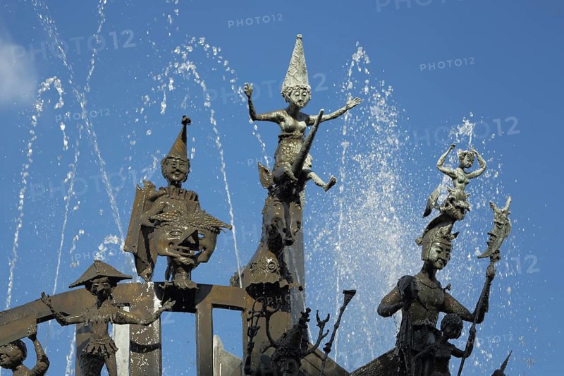 Detail at Shrove Tuesday Fountain by Blasius Spreng 1967, modern art, figures, fools, carnival, fountains, water features, water jets, splashes, detail, humor, fun, water splashes, handouts, Schillerplatz, old town, Mainz, Rhine-Hesse region, Rhineland-Palatinate, Germany