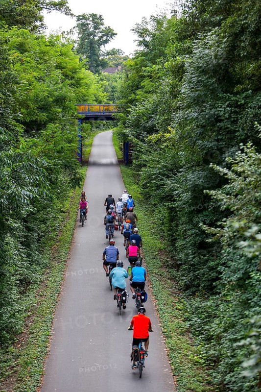Cycle path in the north of Essen, former railway line, Essen, North Rhine-Westphalia, Germany