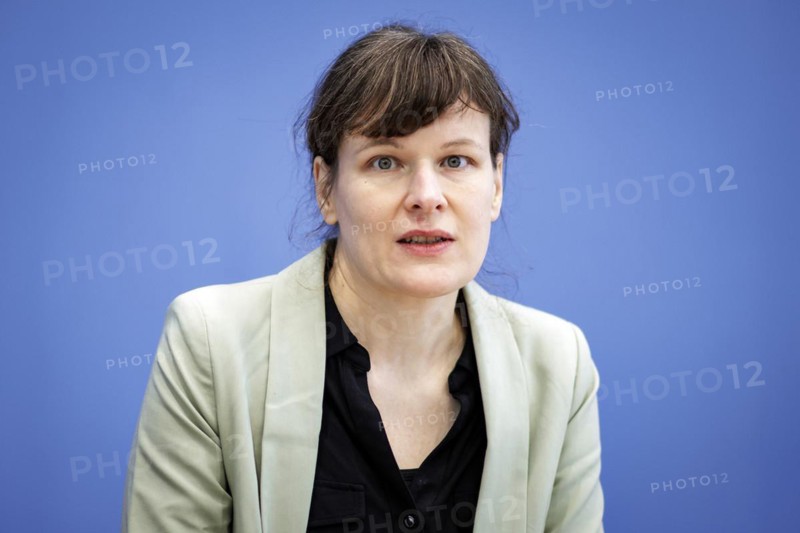 Stefanie Langkamp, Managing Director of Politics at Climate Alliance Germany, took part in a press conference on the topic of Averting cuts, securing future investments: In favour of a change of course in financial and budgetary policy at the Federal Press Conference. Berlin, 11.04.2024