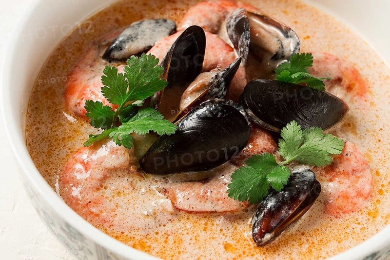 Seafood, shrimp and mussels, in creamy garlic sauce, homemade, no people