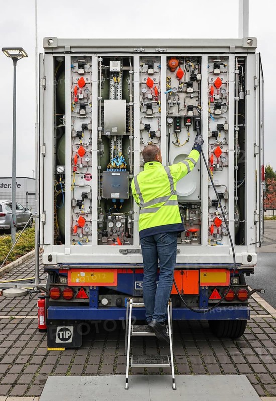 Münster, North Rhine-Westphalia, Germany - Refuelling demonstration at Westfalen AG's mobile H2 hydrogen refuelling station. The system enables the hydrogen refuelling of vehicles with fuel cells, whether buses, trucks, trains or vehicles on construction sites, in logistics, in ports or at airports