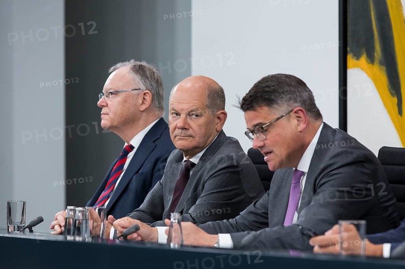 Stephan Weil (Minister President of Lower Saxony, SPD), Olaf Scholz (Federal Chancellor of the Federal Republic of Germany, SPD) and Boris Rhein (Minister President of Hesse, CDU) at a press conference after the Minister Presidents' Conference with the heads of government of the federal states at the Federal Chancellery, Berlin, 20 June 2024