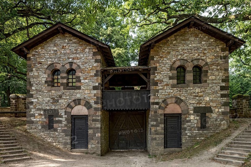 Retentura with the Porta Decumana, south gate under oaks (Quercus), forest, Roman fort Saalburg, reconstructed cohort fort, museum, archaeological park, Upper Germanic Raetian Limes, border of the Roman Empire, Bad Homburg vor der Höhe, Taunus, Hesse, Germany
