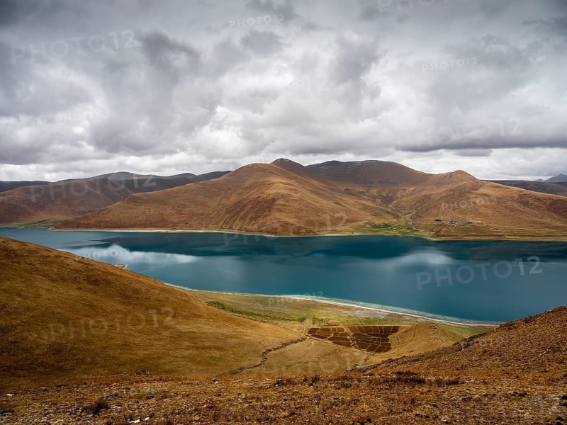 Yamdrok Lake at Kampala Pass, highlands of Tibet, China
