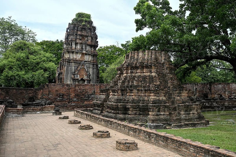 Temple ruins at Wat Mahathat, Temple of the Great and Holy Relic, Ayutthaya, Ayutthaya Province, Thailand