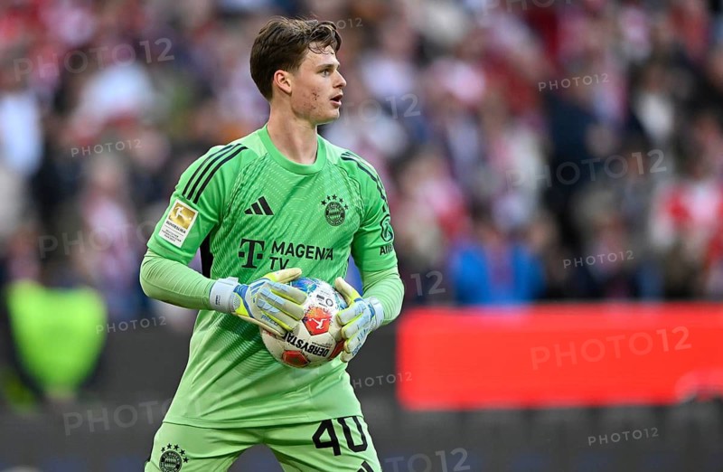 Goalkeeper Jonas Urbig FC Bayern Munich FCB (40) Action Soccer Bundesliga, Allianz Arena, Munich, Bavaria, Germany