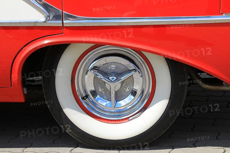 At the annual Kulmbacher classic car meeting, Bavaria, Germany, car, classic car, American classic car with white wall tires and chromed rim