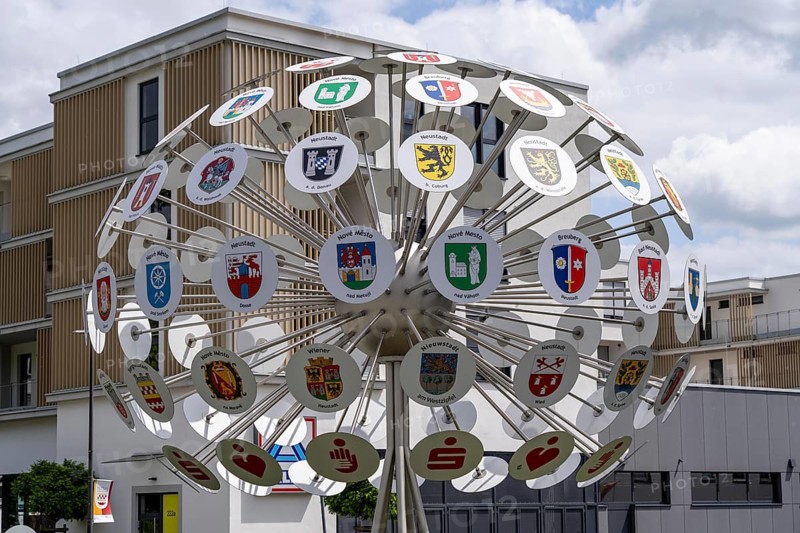 The coat of arms tree of Bergneustadt in the Oberbergischer Kreis, 102 panels show the coats of arms of new towns in Europe, Bergneustadt belongs to a group of town friendships in Europe, 37 towns and municipalities belong to it, North Rhine-Westphalia, Germany