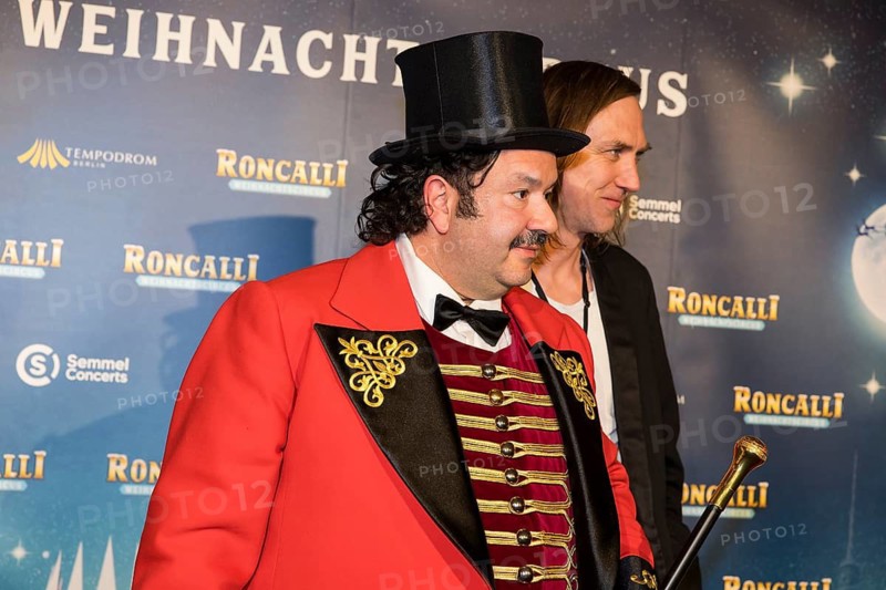 Oliver Polak and Lars Eidinger at the premiere of the 20th Original Roncalli Weihnachtscircus in Berlin's Tempodrom on 20 December 2024