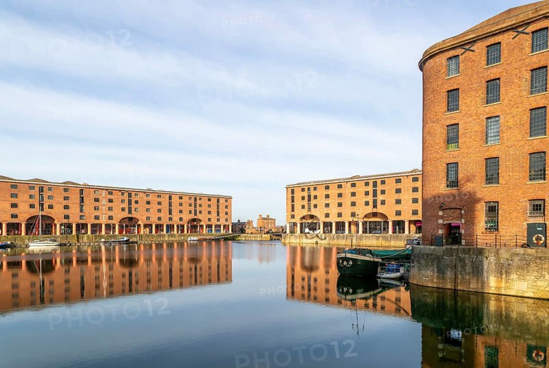Tate Liverpool art gallery, Royal Albert Dock, Pier Head, Liverpool, England, UK
