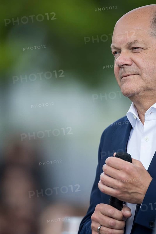 Olaf Scholz (Federal Chancellor, SPD) at the Germany Dialogue on the topic Together for Democracy in the dialogue forum at Celebrating Democracy. / The Basic Law turns 75, together it will be a celebration, Berlin, 24.05.2024